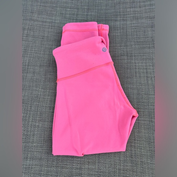 Lululemon Reversible Wunder Under pink / burgundy crop size 4 - Picture 5 of 16